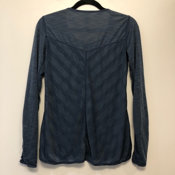 Athleta Blue Long Sleeve Running Shirt - Picture 3 of 10